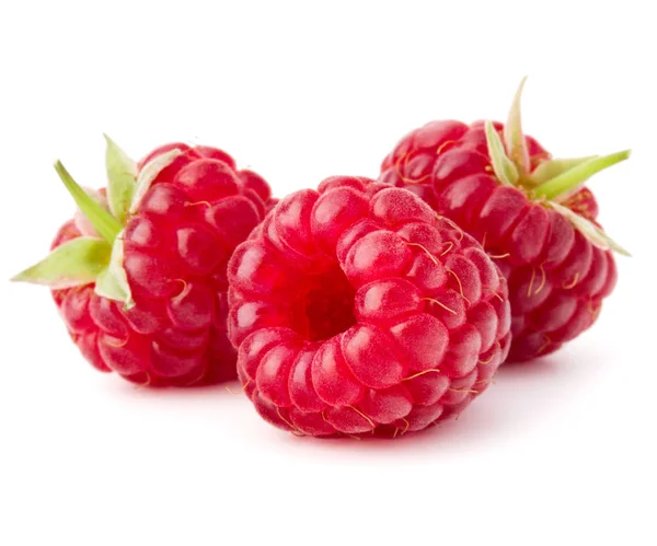 Reife Himbeeren isoliert auf weiß — Stockfoto