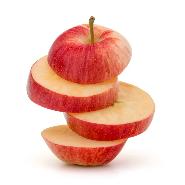 Manzana roja en rodajas aislada en blanco — Foto de Stock