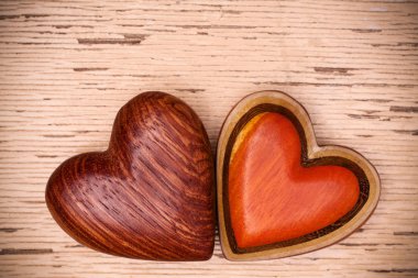 iki ahşap kalp