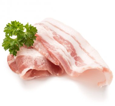 dilimlenmiş domuz pastırması ve maydanoz yaprakları 