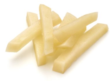 Çiğ patates şeritler dilimlenmiş