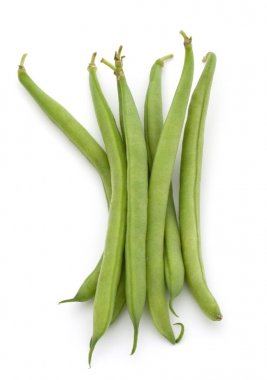 Beyaz üzerine yeşil fasulye 