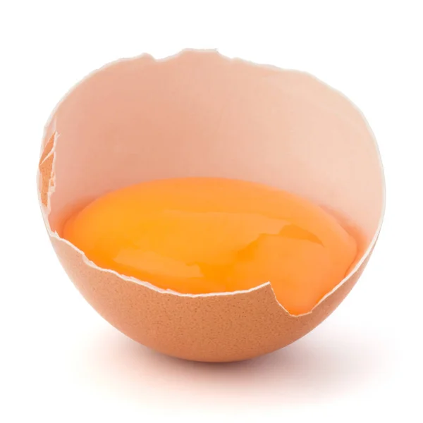 Huevo roto en cáscara de huevo — Foto de Stock
