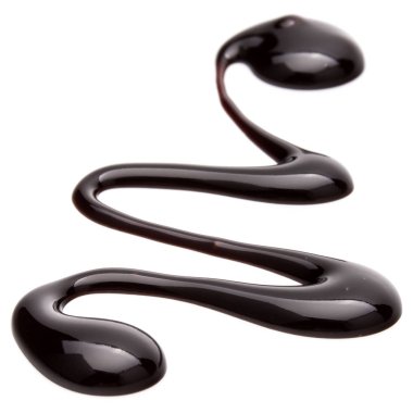 Beyaz arka plan üzerinde izole koyu çikolata şurubu