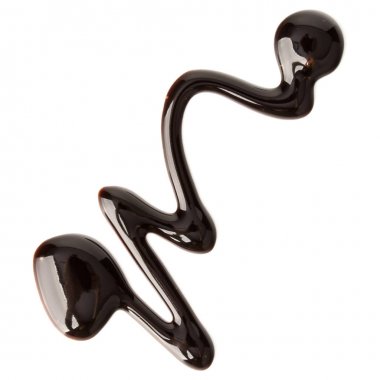 Beyaz arka plan üzerinde izole koyu çikolata şurubu