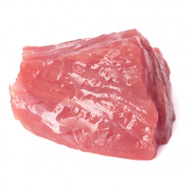 Beyaz arka plan üzerinde izole çiğ kıyılmış sığır et parçası 