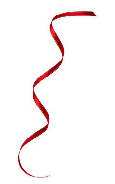 Beyaz arka plan üzerinde izole kırmızı renkte parlak saten şerit