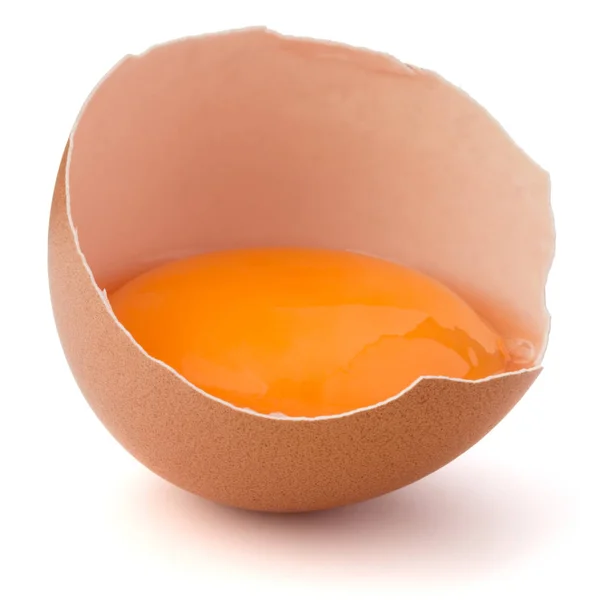 Σπασμένο Αυγό Εκρού Μισό Απομονώνονται Λευκό Φόντο — Φωτογραφία Αρχείου