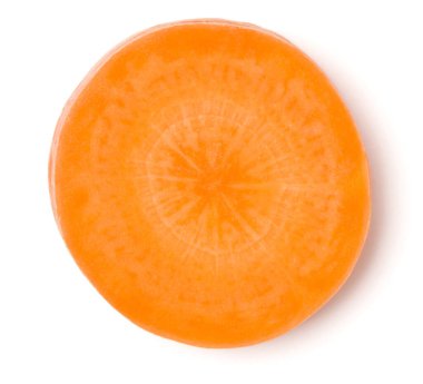 Beyaz arka planda izole edilmiş havuç dilimi. Üst manzara, düz!