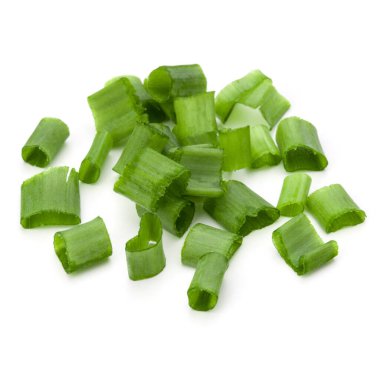 doğranmış taze soğan veya beyaz arka plan üzerinde cu izole yeşil soğan