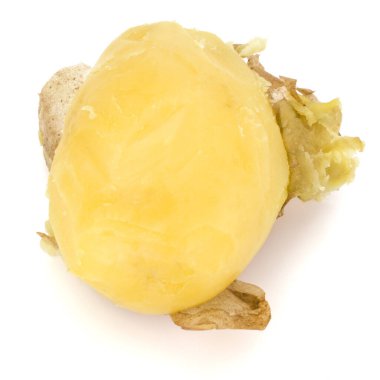 bir beyaz arka plan kesme izole soyulmuş patates haşlanmış 