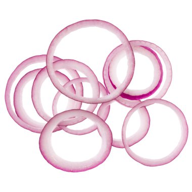  beyaz arka plan üzerinde izole kırmızı soğan dilimleri. Üst te. Düz l