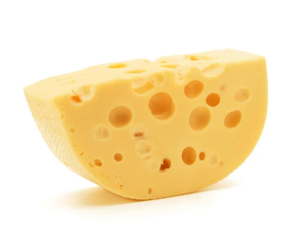 白色背景抠出一个孤立的奶酪块 — 图库照片