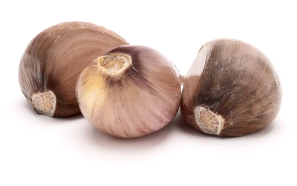 Tres dientes de ajo aislados sobre fondo blanco recorte — Foto de Stock