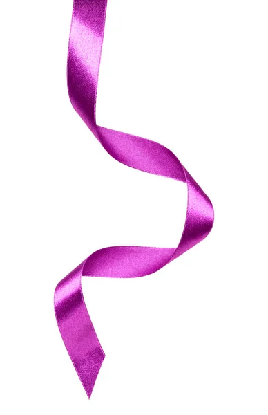 Błyszcząca wstążka satynowa w fioletowy kolor na białym tle na białym tle c — Zdjęcie stockowe