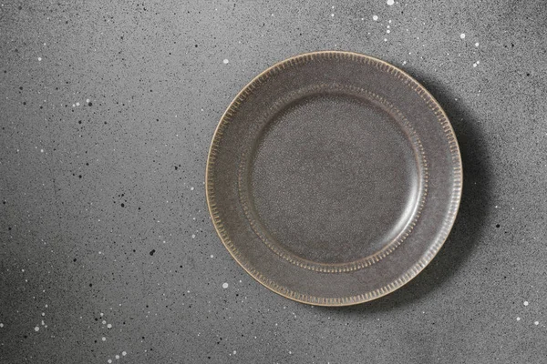 Grey Plate Grey Background — Stock Photo, Image