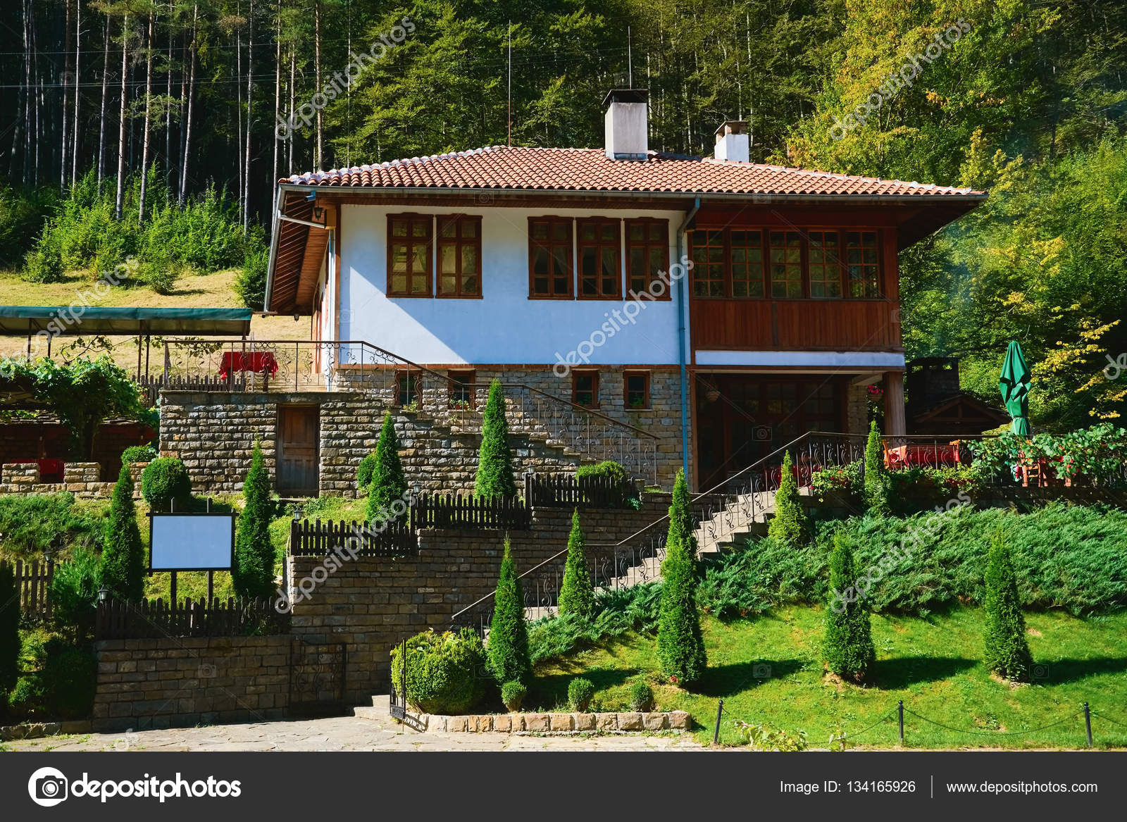  House  on Hill  Slope Stock Editorial Photo  S 