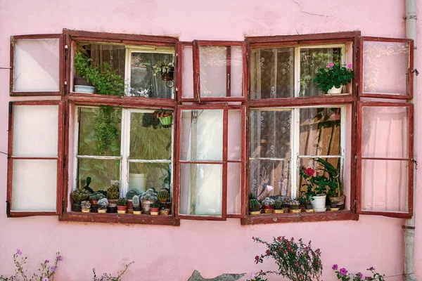 Windows of an Old Building — Stock Photo, Image