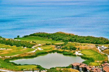 Golf Sahası deniz kıyısında