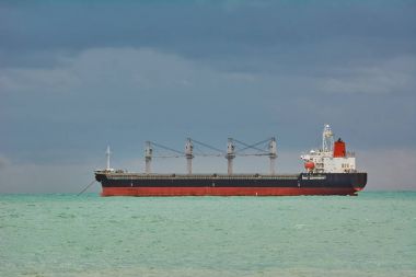 Kuru yük gemisi 