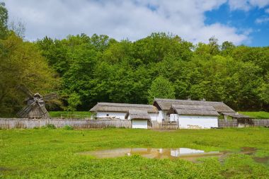 Romen Köyü binalarda