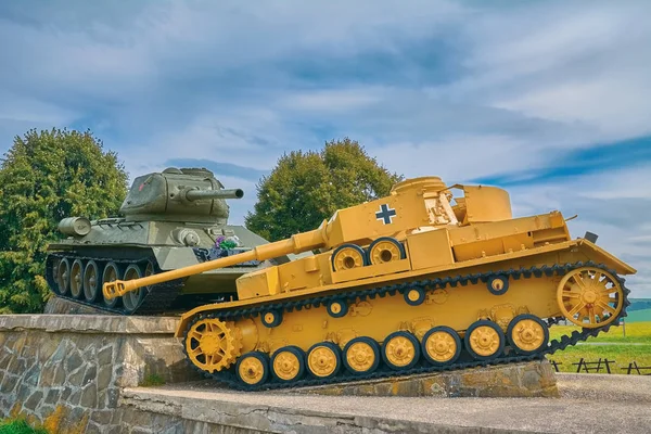 Меморіал пам'яті танкової битви — стокове фото