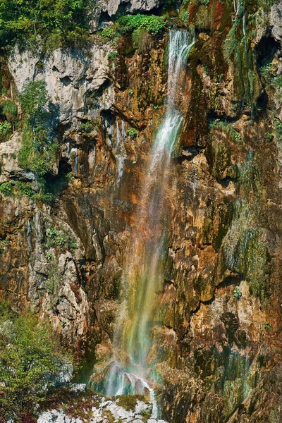 Chutes d'eau dans le parc national des Lacs de Plitvice — Photo