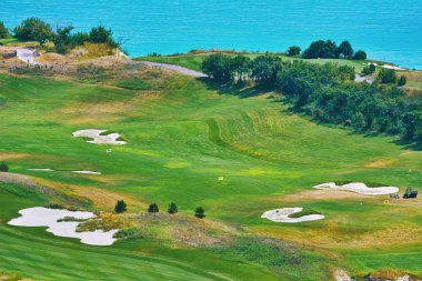 Golf Sahası deniz kıyısında