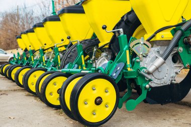 Tarım makineleri. Modern pnömatik tarımsal seeder çalışma parçaları