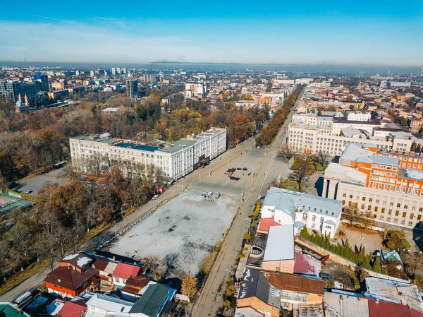 Olykavkaz, Kuzey Osetya 'nın başkenti. İHA uçuşundan tarihi şehir panoraması — Stok fotoğraf