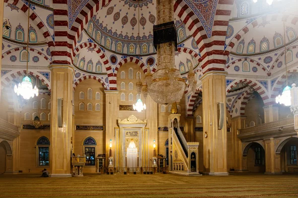 Interior da Mesquita Ahmad Kadyrov Coração da Chechênia — Fotografia de Stock