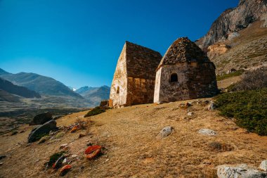 Eltubu, Chegem Valley, Kafkasya 'da terk edilmiş eski bir mezarlık.