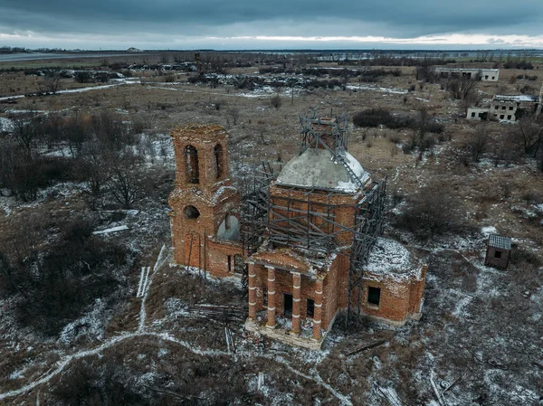 Iglesia abandonada de San Nicolás el Maravilloso en Upper Studenets, región de Lipetsk, Rusia — Foto de Stock