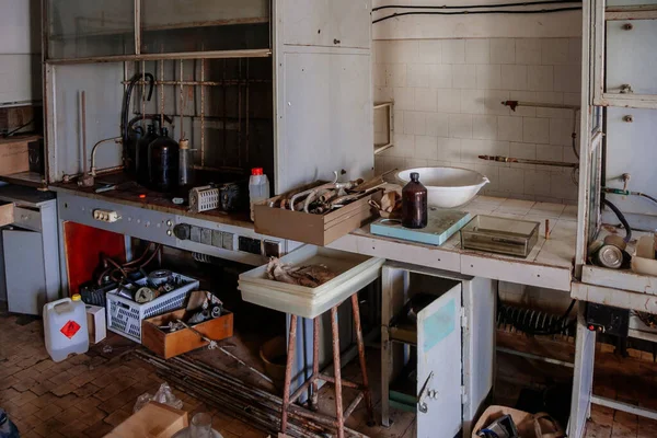 Abandoned ruined chemical laboratory. Old broken glassware — 스톡 사진
