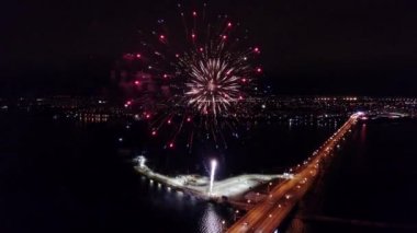 Voronezh 'in üstünde havai fişek, İHA' nın hava görüntüsü.