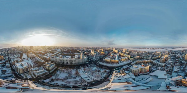 Panoramisch 360 graden antenne drone uitzicht op de avond winter Voronezh centrum stadsgezicht — Stockfoto