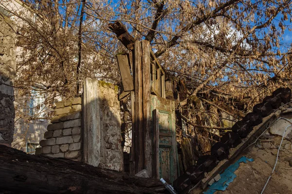 Derrumbó Ruinas Antigua Casa Abandonada Madera Barrio Pobre —  Fotos de Stock
