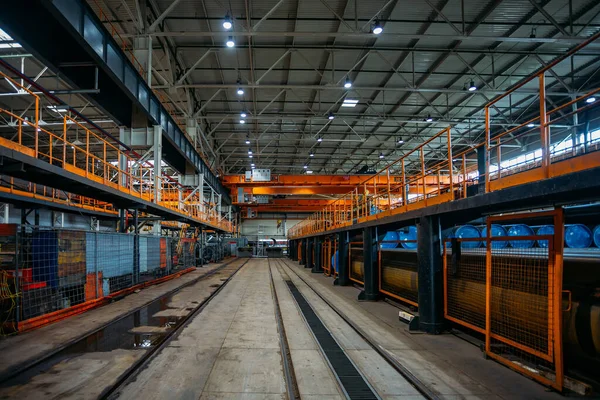 Grote Hal Van Magazijn Met Spoorweg Voor Goederenvervoer Trein Lading — Stockfoto