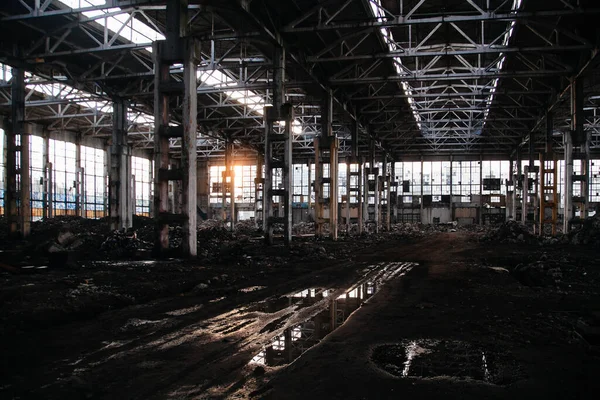 Duży Opuszczony Budynek Przemysłowy Dawnej Fabryki Koparki Woroneż — Zdjęcie stockowe