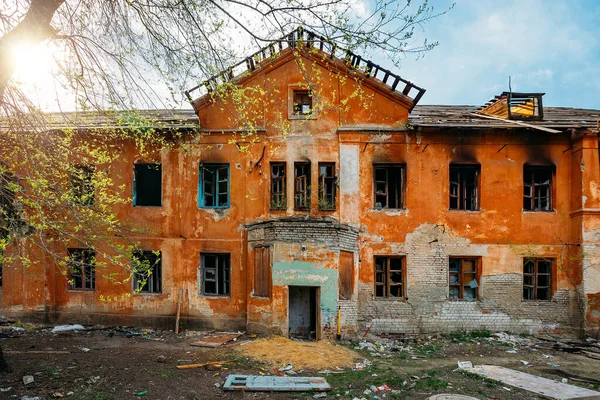 Quemado Arruinado Viejo Exterior Casa Consecuencias Del Fuego — Foto de Stock