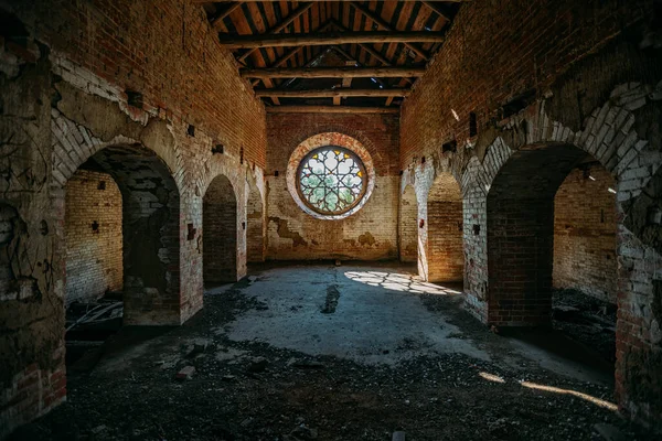 Vitrail Rond Dans Ancien Château Abandonné — Photo