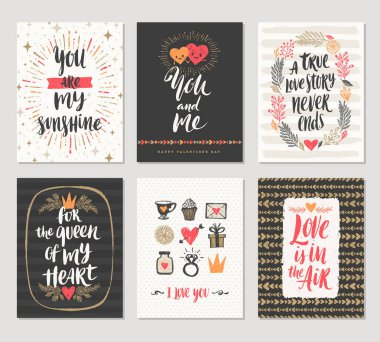 Sevgililer günü elle çizilmiş posterler veya tebrik kartı ile el yazısı hat tırnak, ifade ve resimler vektör kümesi.