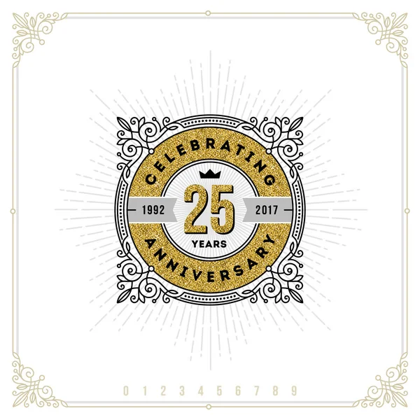 Símbolo do logotipo do aniversário vintage com floresce elementos ornamentais caligráficos —  Vetores de Stock