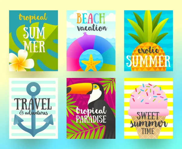 Conjunto de vacaciones de verano y carteles de vacaciones tropicales o tarjeta de felicitación. Diseño plano vectorial — Archivo Imágenes Vectoriales