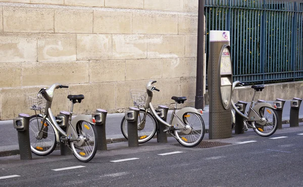 Velib велосипеди в Парижі — стокове фото