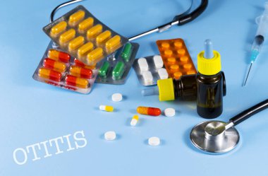 Coronavirus Ncov Eczanesi İlaç ve termometre ile mavi üzerine arka plan 