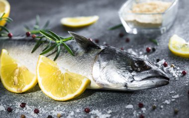 Limonlu balık, yaklaş.