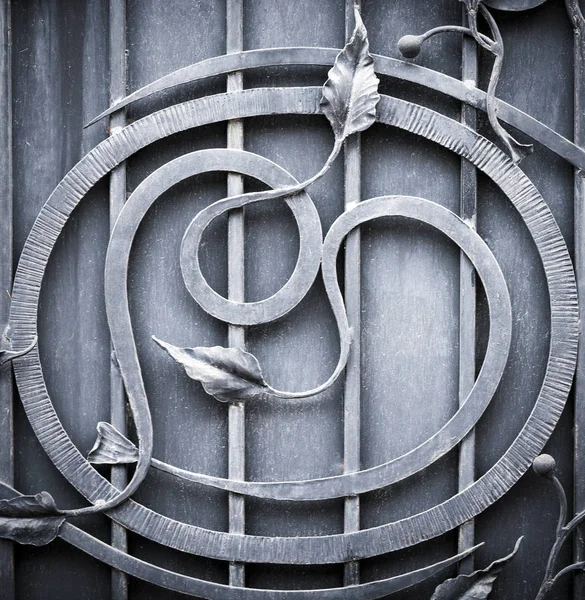 Πύλες Από Σίδηρο Χάλυβα Διακοσμητικές Σφυρηλασίες Σφυρηλατημένα Στοιχεία Κοντά — Φωτογραφία Αρχείου