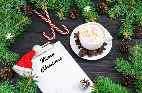 Kopje Koffie Zwarte Achtergrond Vrolijk Kerstfeest — Stockfoto