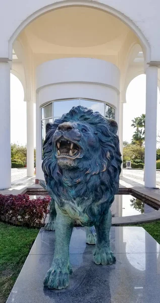 Iron Lion statue sculpture